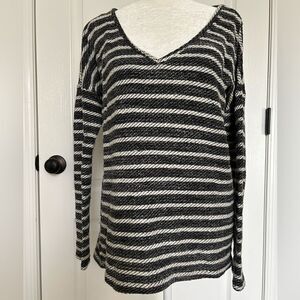 Paige Women’s Black & White V-Neck Pullover Lightweight Sweater Size Small